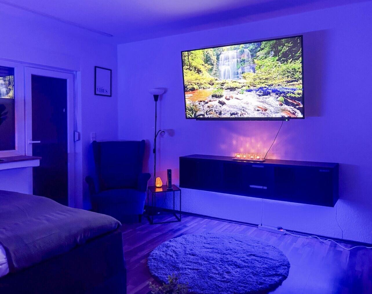 Relax Oasis with 65 SmartTV Kitchen and Balcony — 4-Star Luxury Hotel in Duisburg, Germany