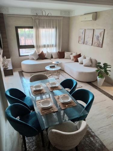 Luxury Apartment with swimming pool in Gueliz Marrakech — 4-Star Luxury Hotel in Marrakesh, Morocco
