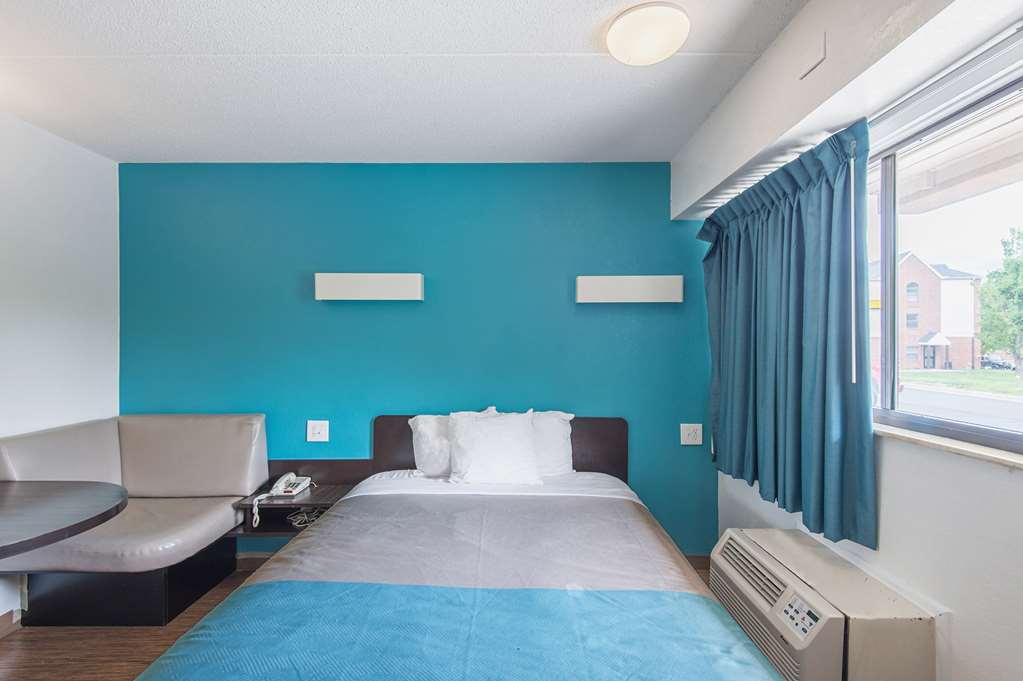 Motel 6 Overland Park KS - photo 13