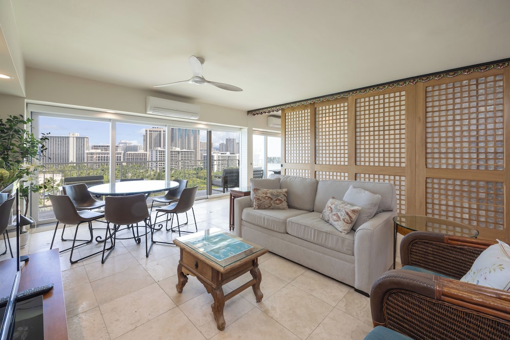 Waikiki Shore By Outrigger - photo 114