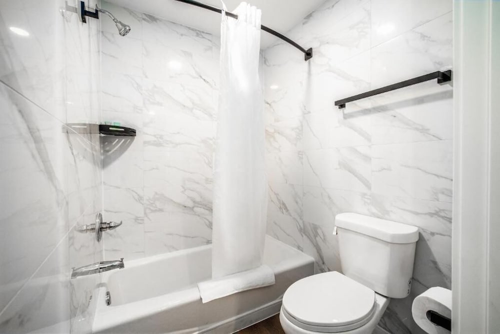 Aspire Inn Studios & Spas - photo 64