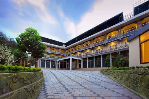 Sr Palaceinn in Kollam, India