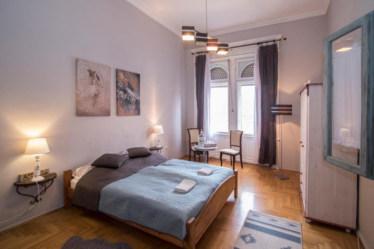 Belvarosi Vintage Apartman a Setaloutcan — 4-Star Luxury Hotel in Miskolc, Hungary