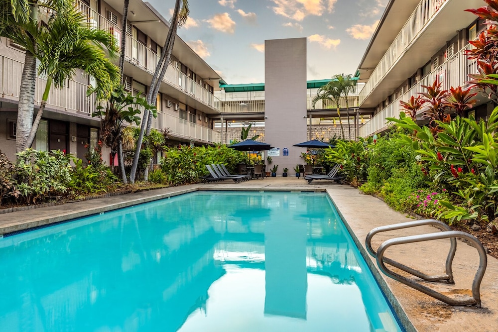 Pacific Marina Inn Airport Hotel - photo 30