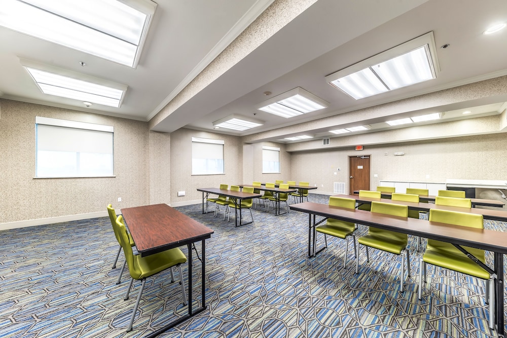 Holiday Inn Express & Suites Fort Worth Fossil Creek by IHG - photo 28