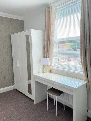 Modern flat in central Reading