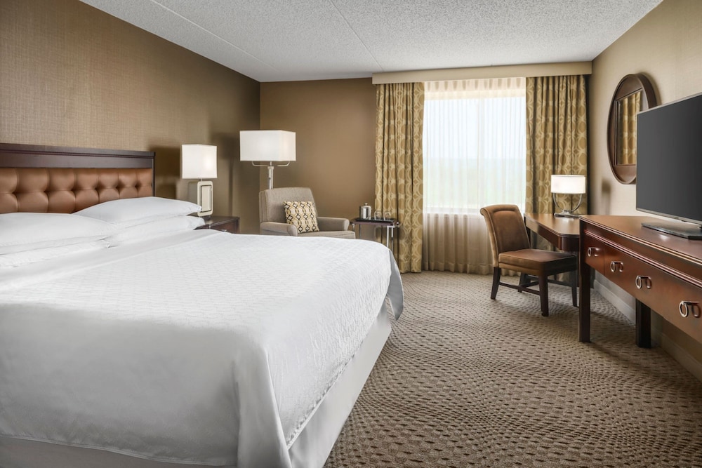 Sheraton Great Valley Hotel - photo 13