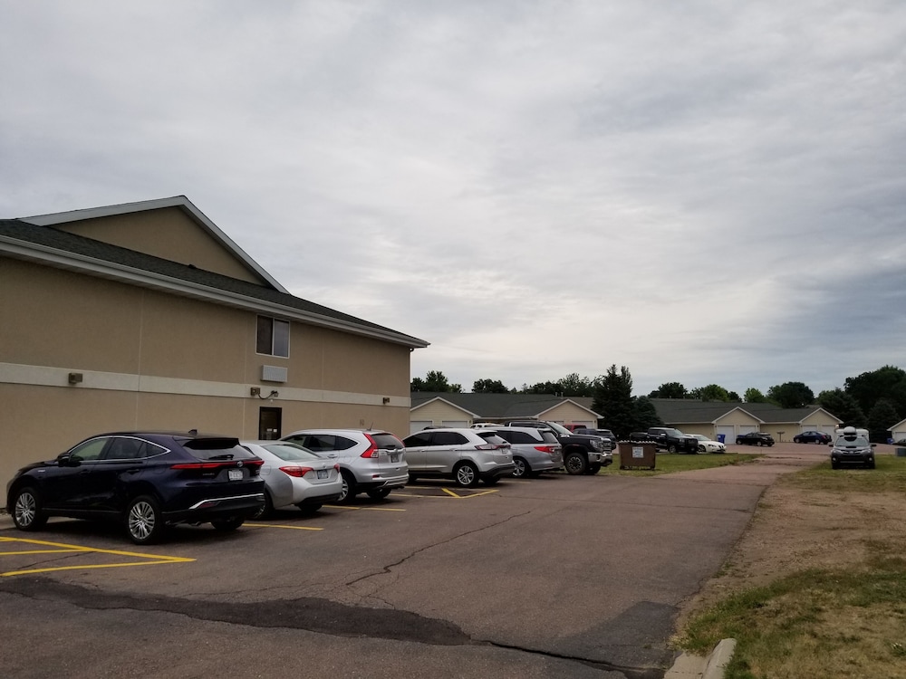 Bilmar Inn & Suites Dell Rapids Near Sioux Falls - photo 216