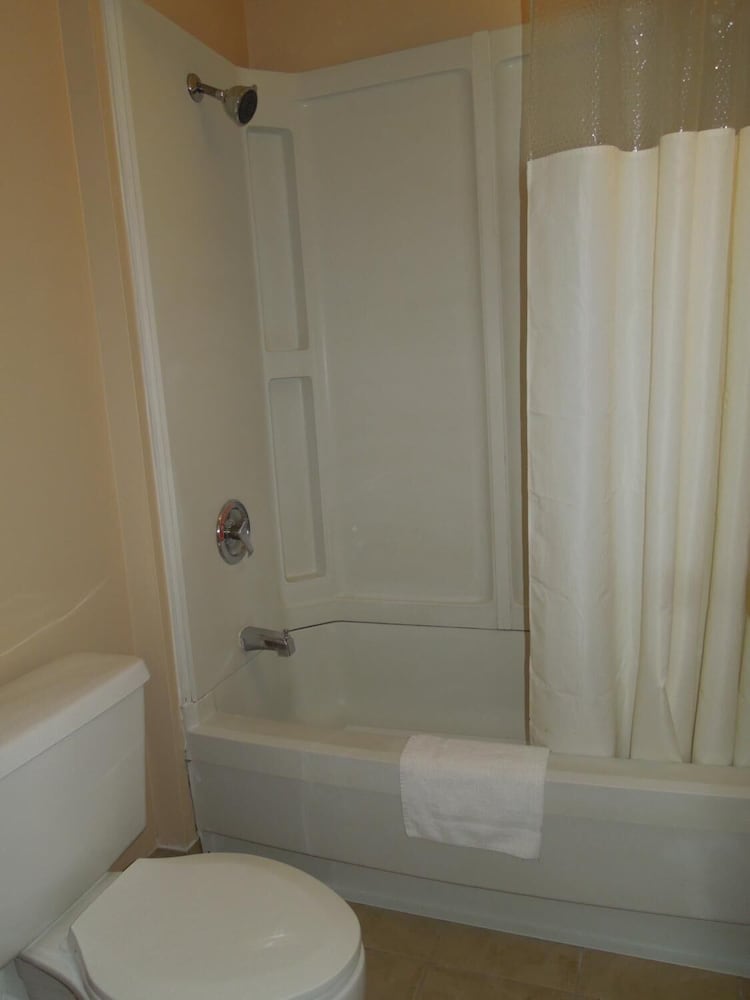 Hilltop Inn - photo 16