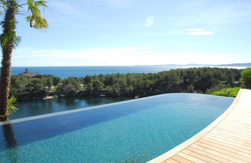 Bastide Raphaël — 4-Star Luxury Hotel in Saint-Raphael, France