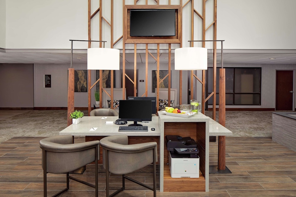Embassy Suites by Hilton Boston Marlborough - photo 34