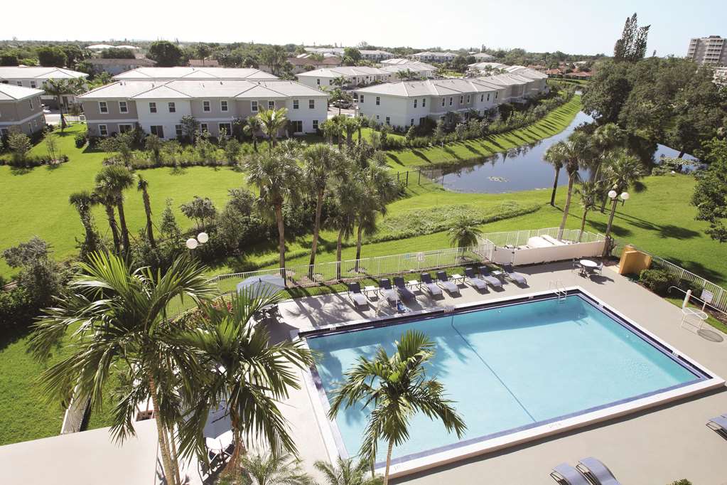 La Quinta Inn & Suites by Wyndham Coral Springs Univ Dr - photo 6