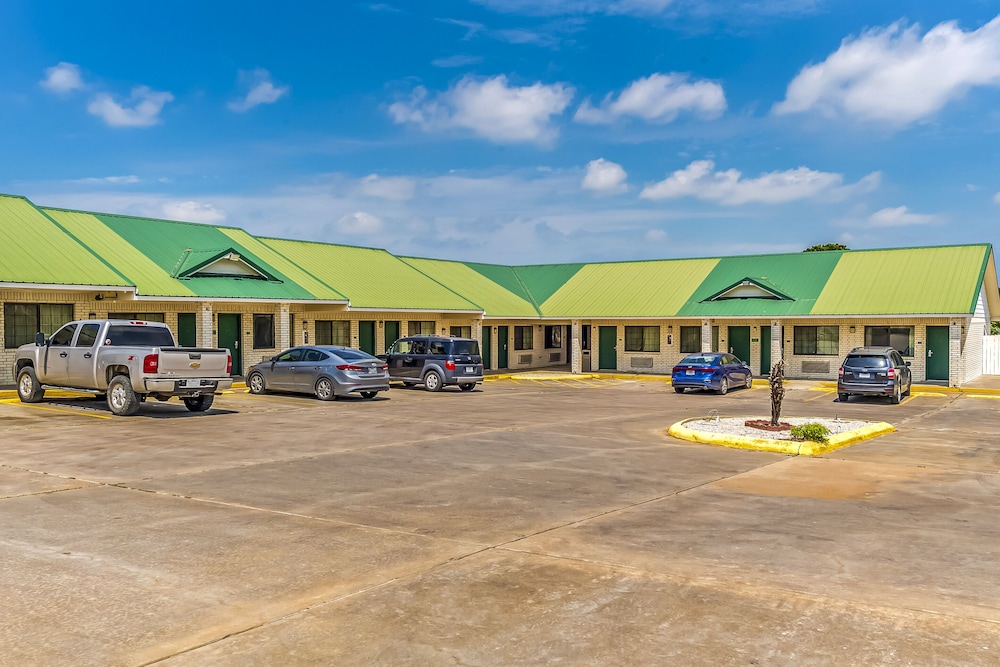 OYO Hotel Yoakum West - photo 47