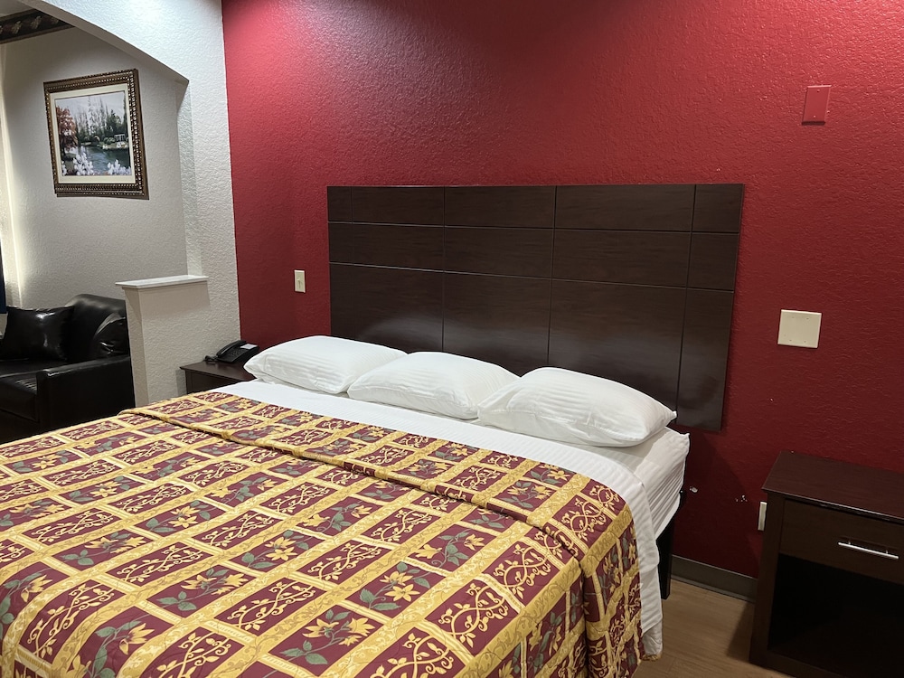 Scott Inn and Suites Houston - photo 7