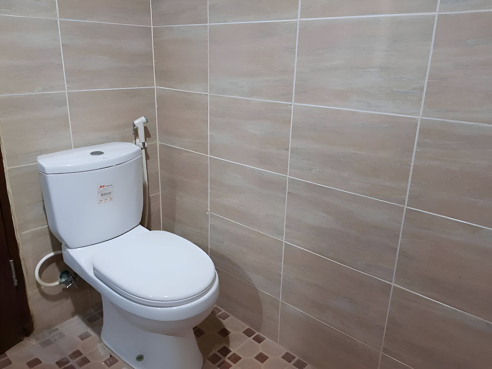 Hotel O Emmy Homestay Syariah — Mamuju