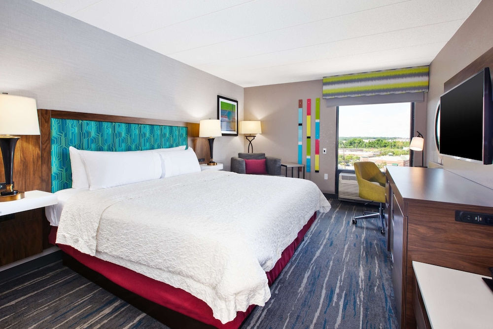 Hampton Inn College Park - photo 18