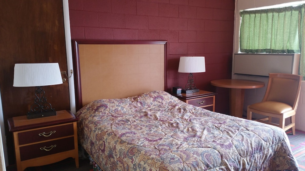 Thunder Bird Motel - photo 13
