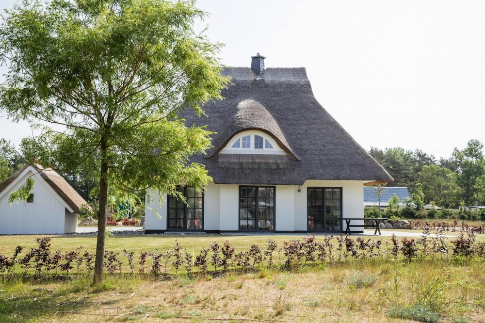 Ferienhaus Haubenlerche 25 — 4-Star Luxury Hotel in Barth, Germany