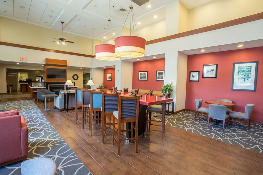 Hampton Inn & Suites Tilton - photo 6