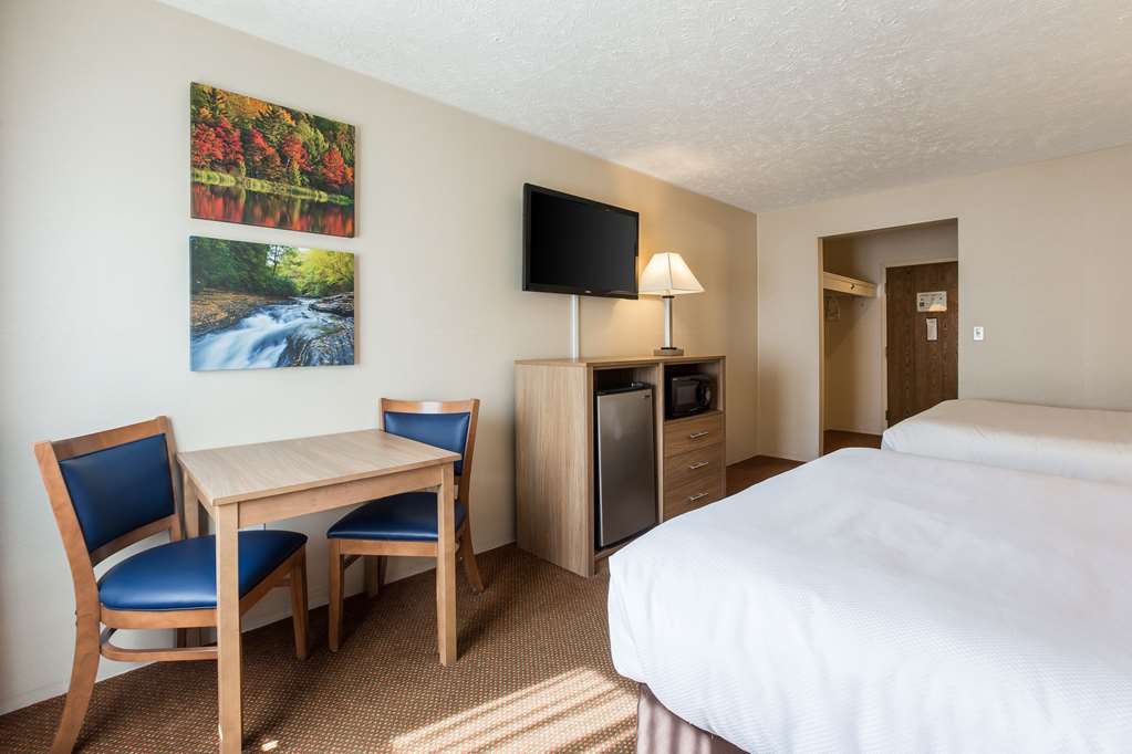 City Express by Marriott Petoskey Harbor Springs - photo 18
