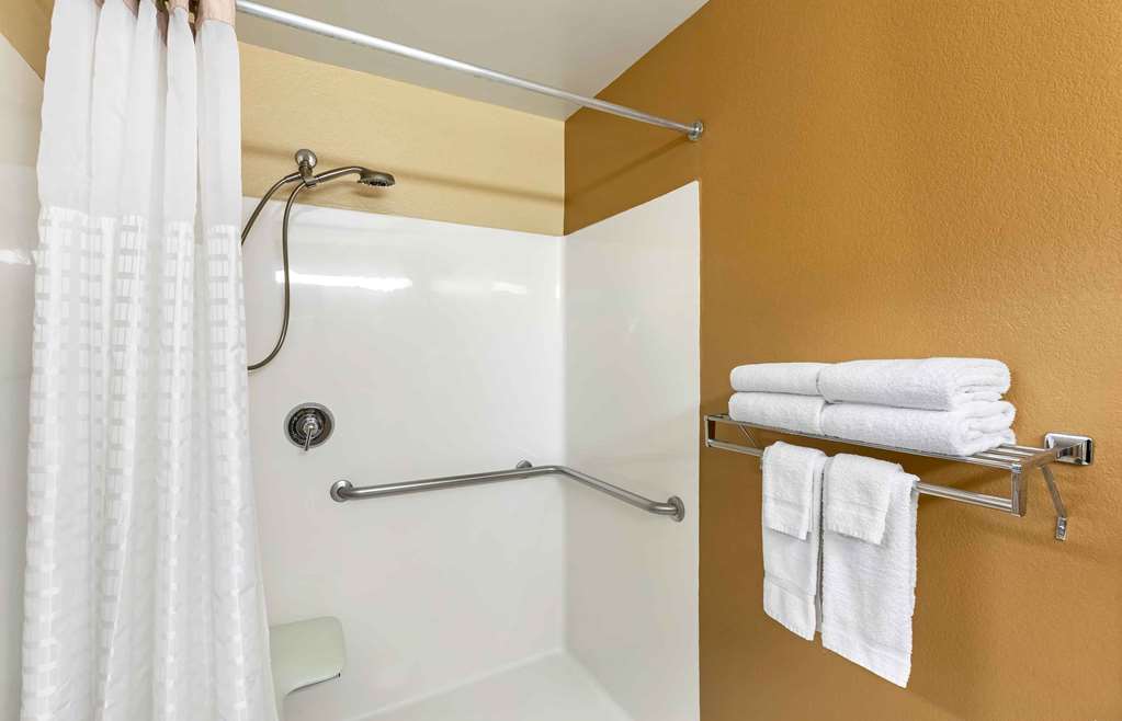 Extended Stay America Select Suites Milwaukee Waukesha - photo 17