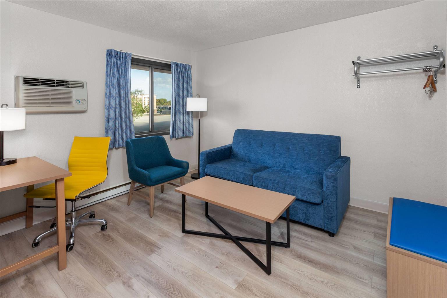 Days Inn by Wyndham Mason City - photo 29