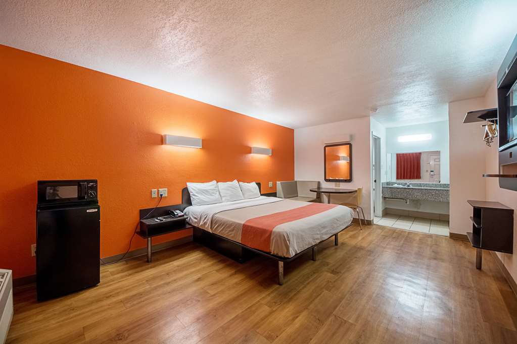 Motel 6 San Antonio TX Fiesta Trails - photo 12