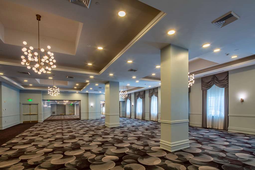 Collegian Hotel & Suites Trademark Collection by Wyndham - photo 15