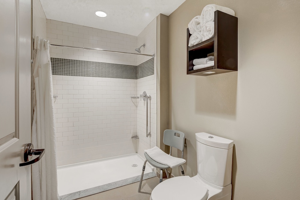 Staybridge Suites Baltimore Inner Harbor by IHG - photo 69
