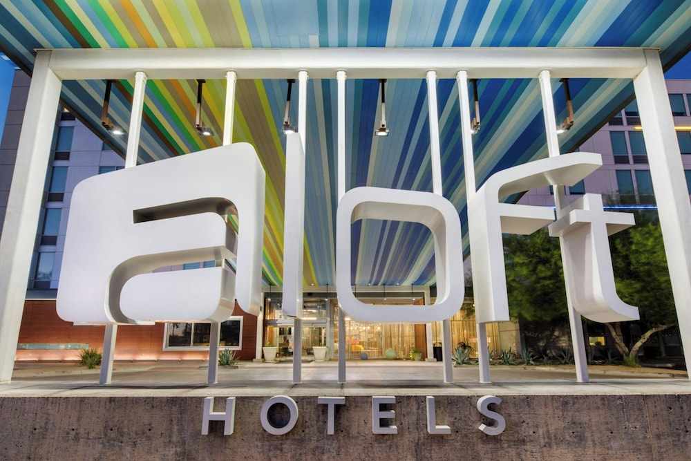 Aloft Phoenix Airport - photo 41