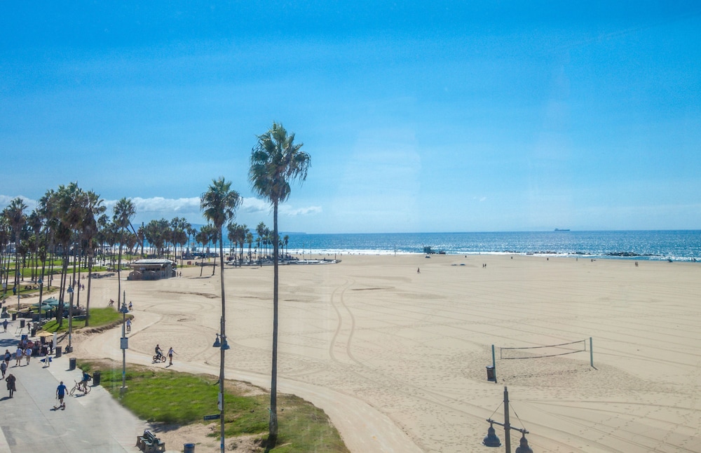 Venice Breeze Suites - photo 42