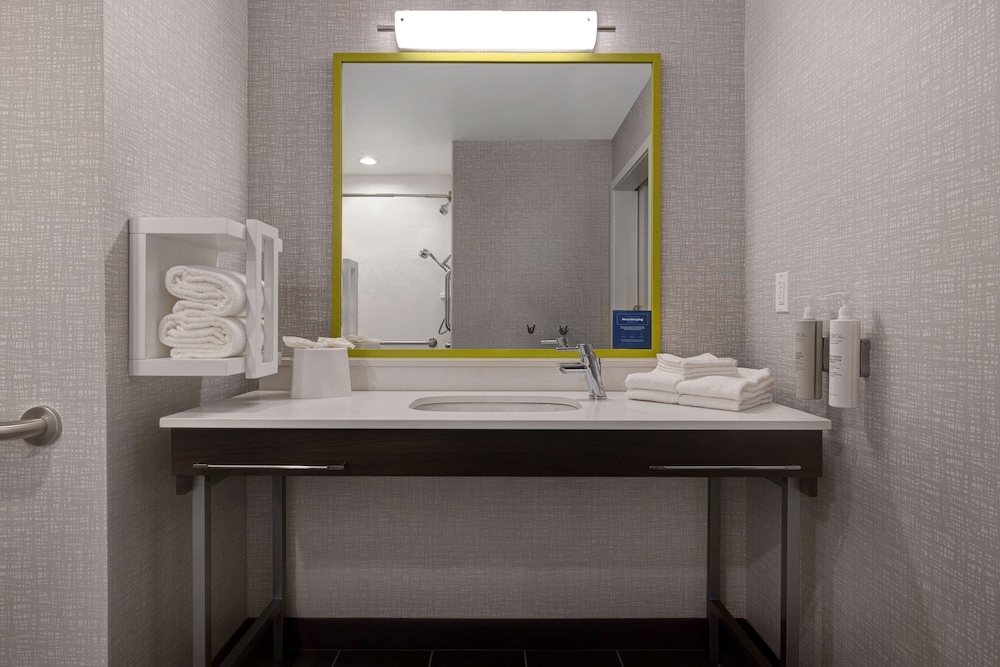 Hampton Inn & Suites by Hilton Marina - photo 23