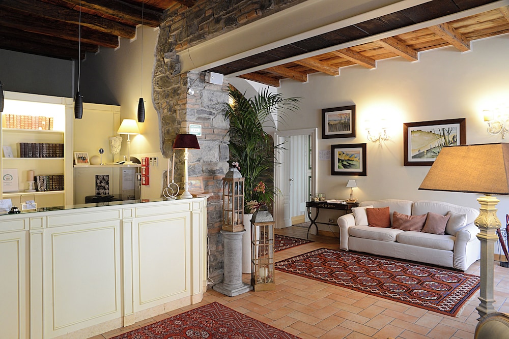 Hotel Borgo Antico — hotel in Como