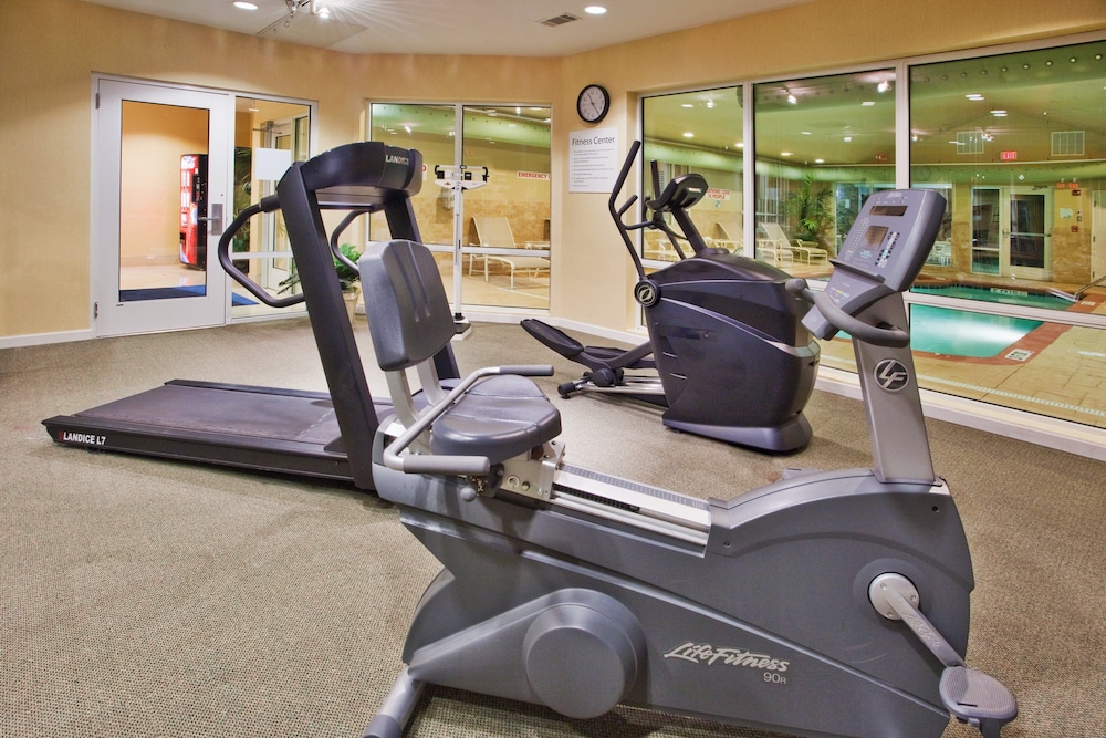 Holiday Inn Express Savannah Airport - photo 28