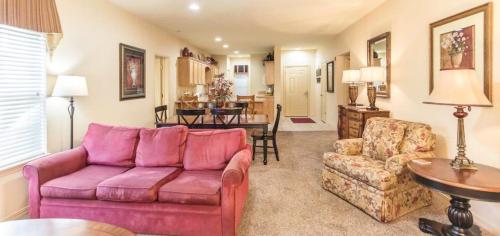 Branson Condo with a Walkout and Elevator Access at Thousand Hills and next to 76 — 4-Star Luxury Hotel in Branson, United States