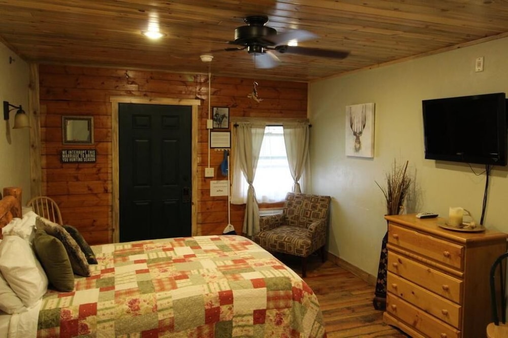 The Historic Wapiti Lodge - photo 162