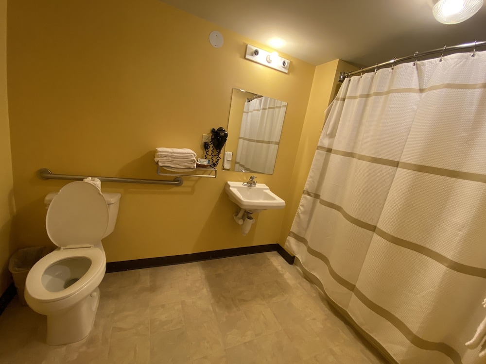 Regal Inn Coffeyville - photo 21