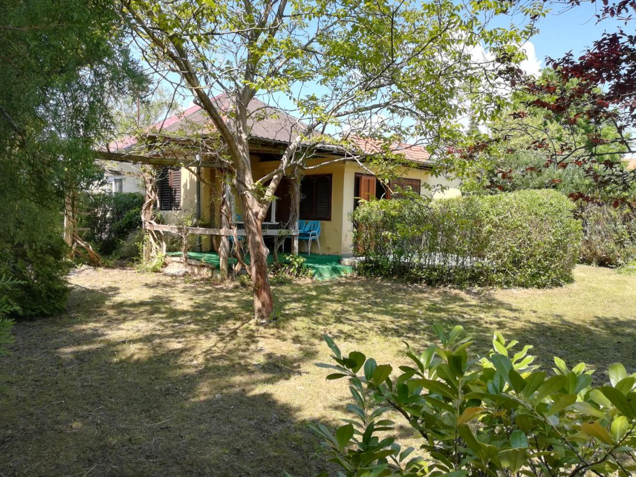 Retro Nyaralo in Balatonbereny, Hungary