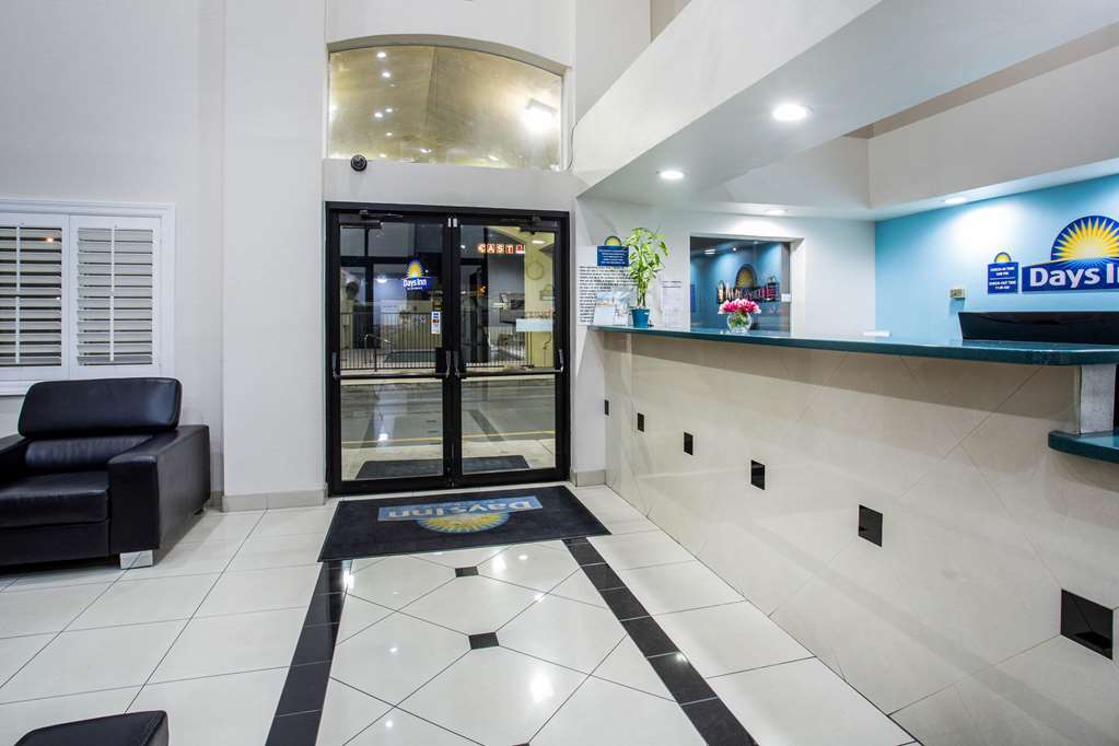 Days Inn by Wyndham Phoenix North - photo 7