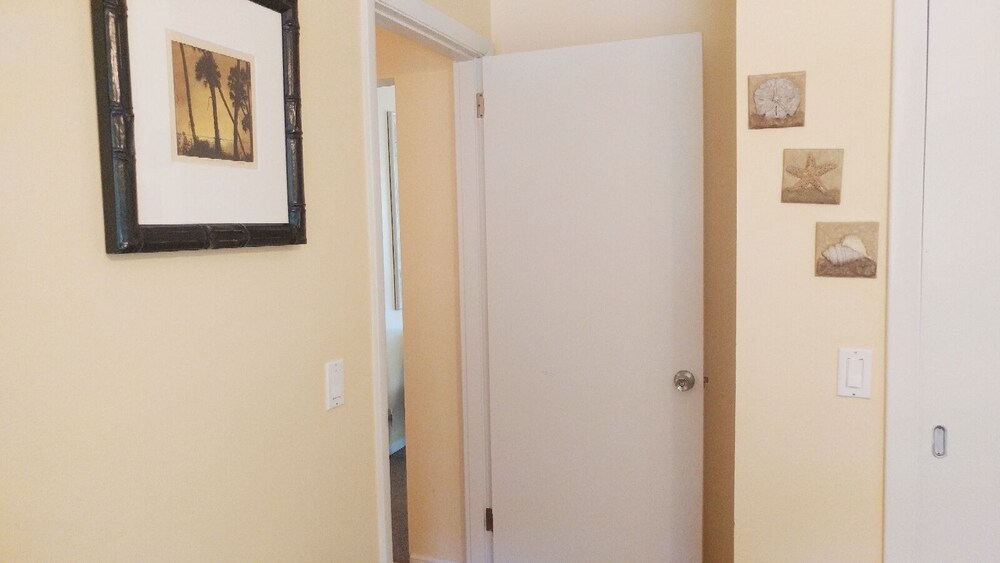 Flamingo Inn Bayside Suites - photo 6