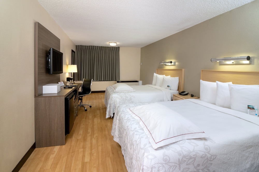 Red Roof Inn PLUS Miami Airport - photo 8
