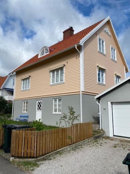Solhyddan tvårumslägenhet i villa nära havet — 4-Star Luxury Hotel in Bastad, Sweden