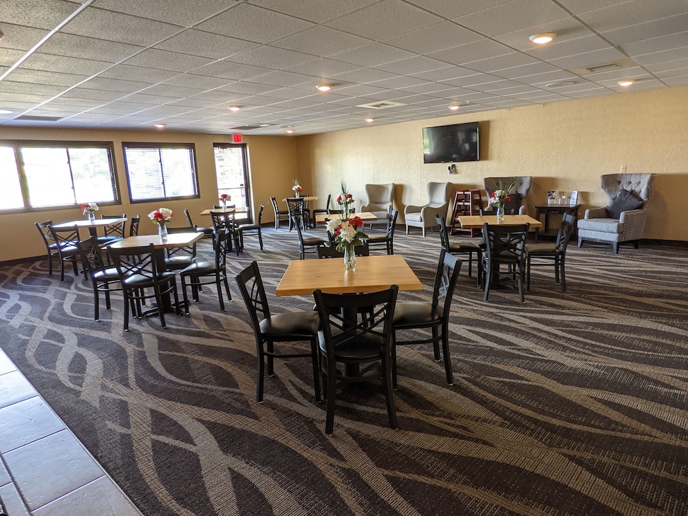 Cobblestone Inn & Suites Merrill - photo 38
