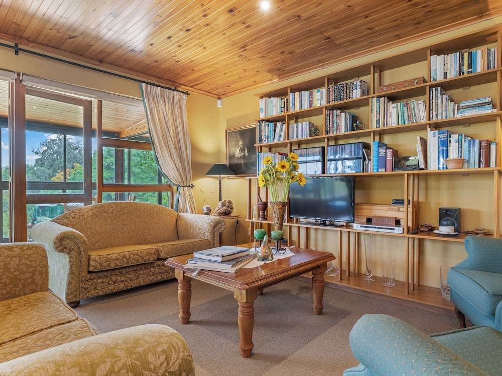Pumula Lodge Guesthouse Knysna — 4-Star Luxury Hotel in Knysna, South Africa