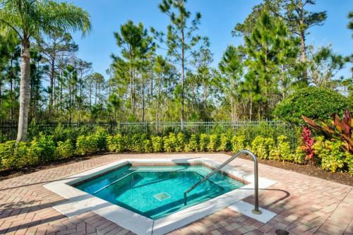 Near Disney 2BR King Queen with Hot Tub & Games room - photo 13