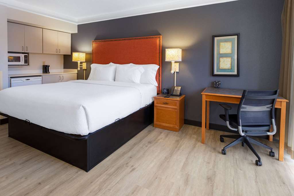 La Quinta by Wyndham Kingsport Tri Cities Airport - photo 27