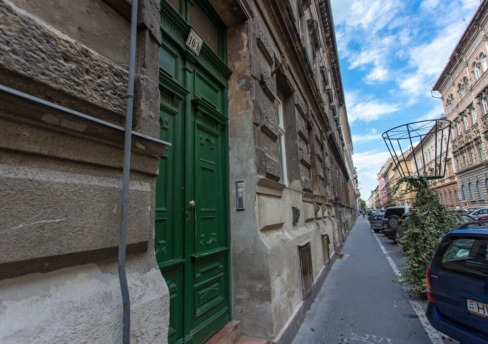 Upbeat Downtown - carbon neutral hotel in Budapest