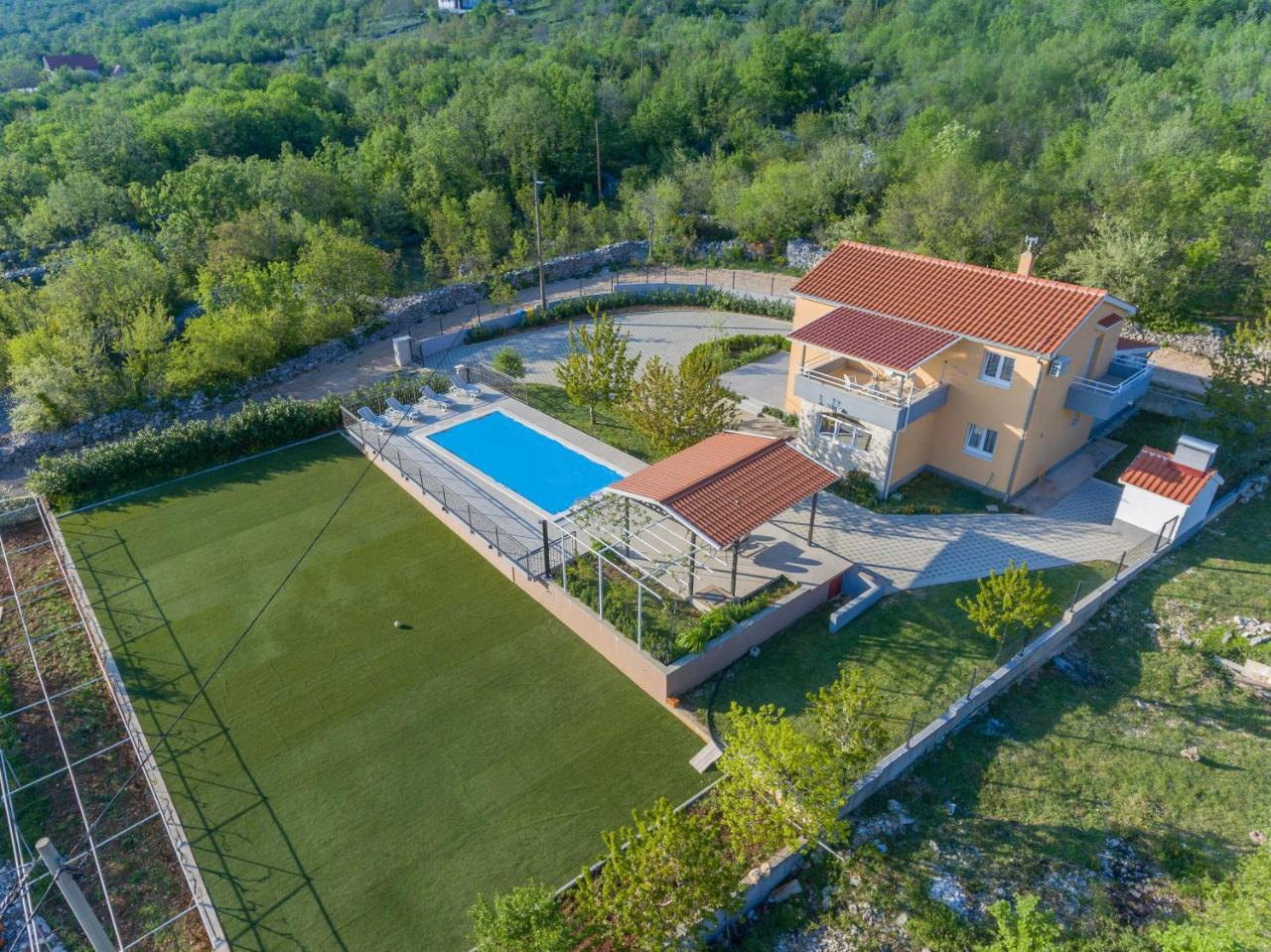 Villa Green Oasis — 4-Star Luxury Hotel in Sestanovac, Croatia