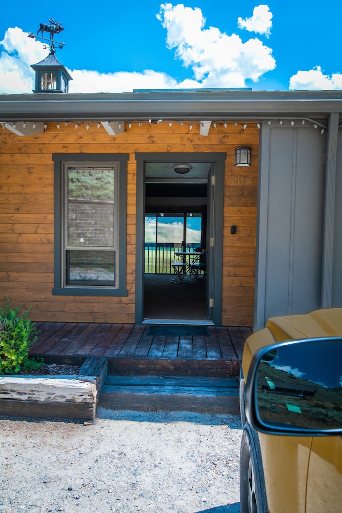 Elk Refuge Inn - photo 104