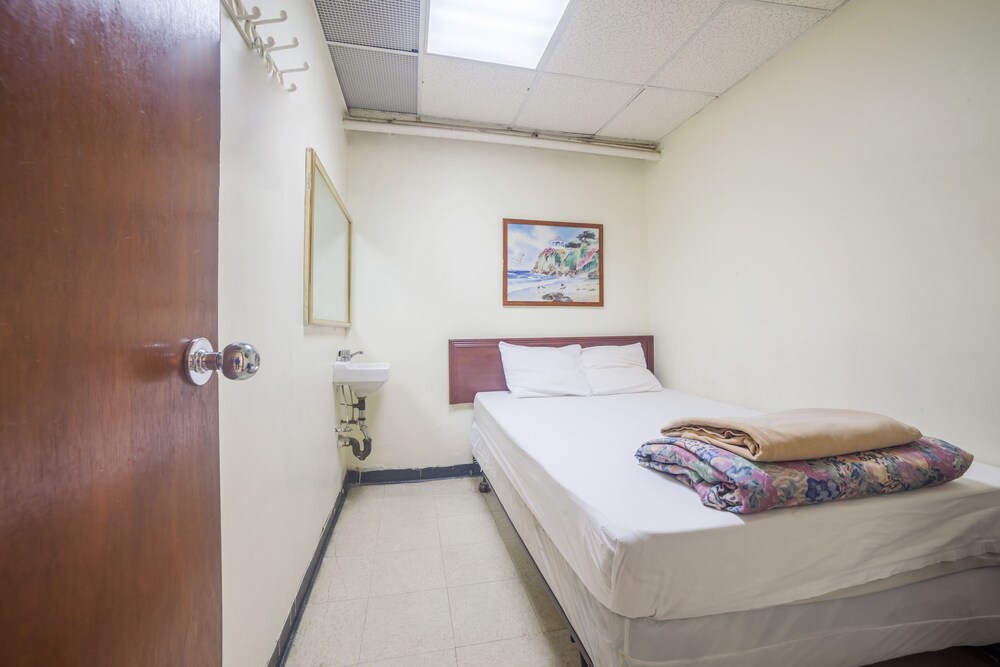 New World Hotel - photo 17